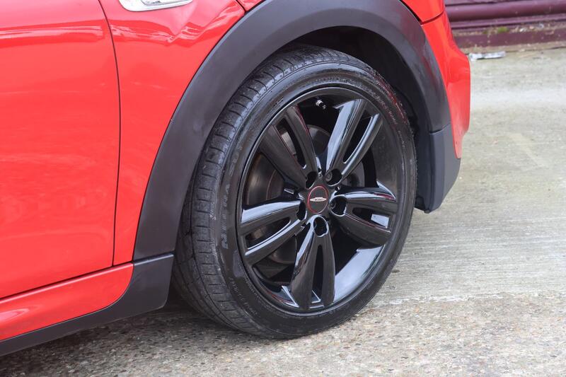 MINI HATCH