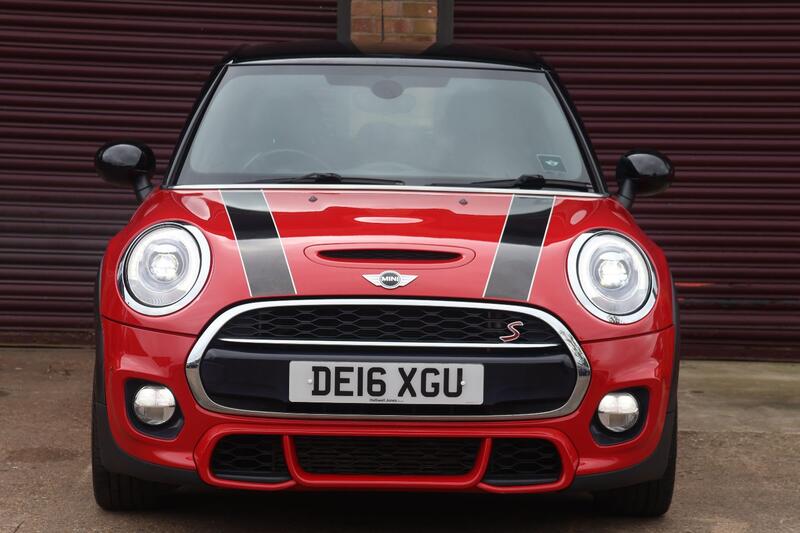 MINI HATCH