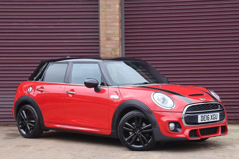 MINI HATCH