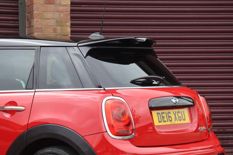 MINI HATCH