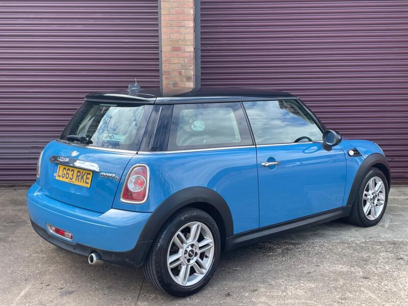 MINI HATCH
