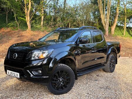 NISSAN NAVARA 2.3 dCi N-Guard
