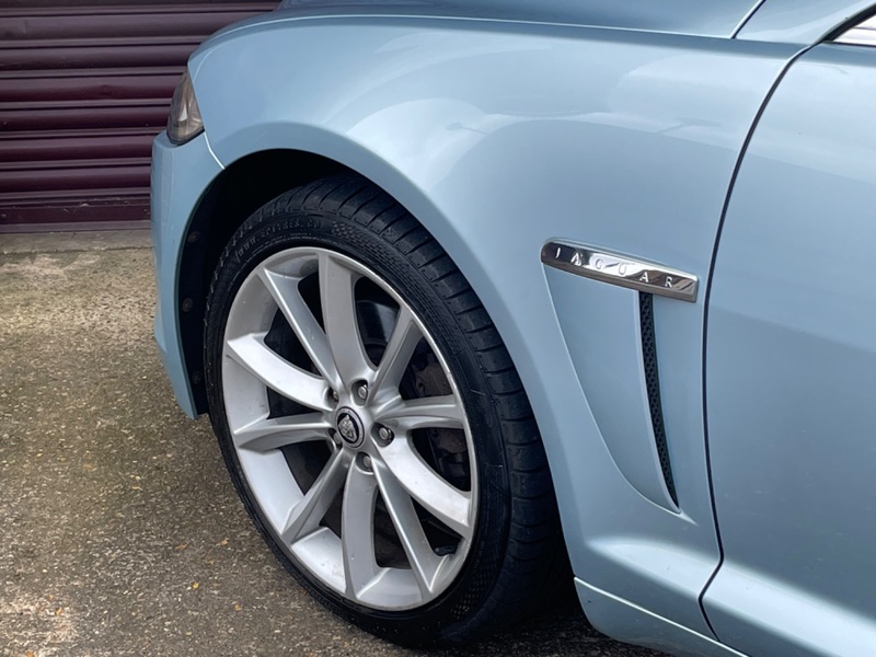 JAGUAR XF